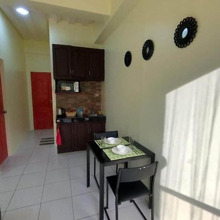 Antwet Backpacker'S Inn & Rooftop Bar Dumaguete City Exterior foto